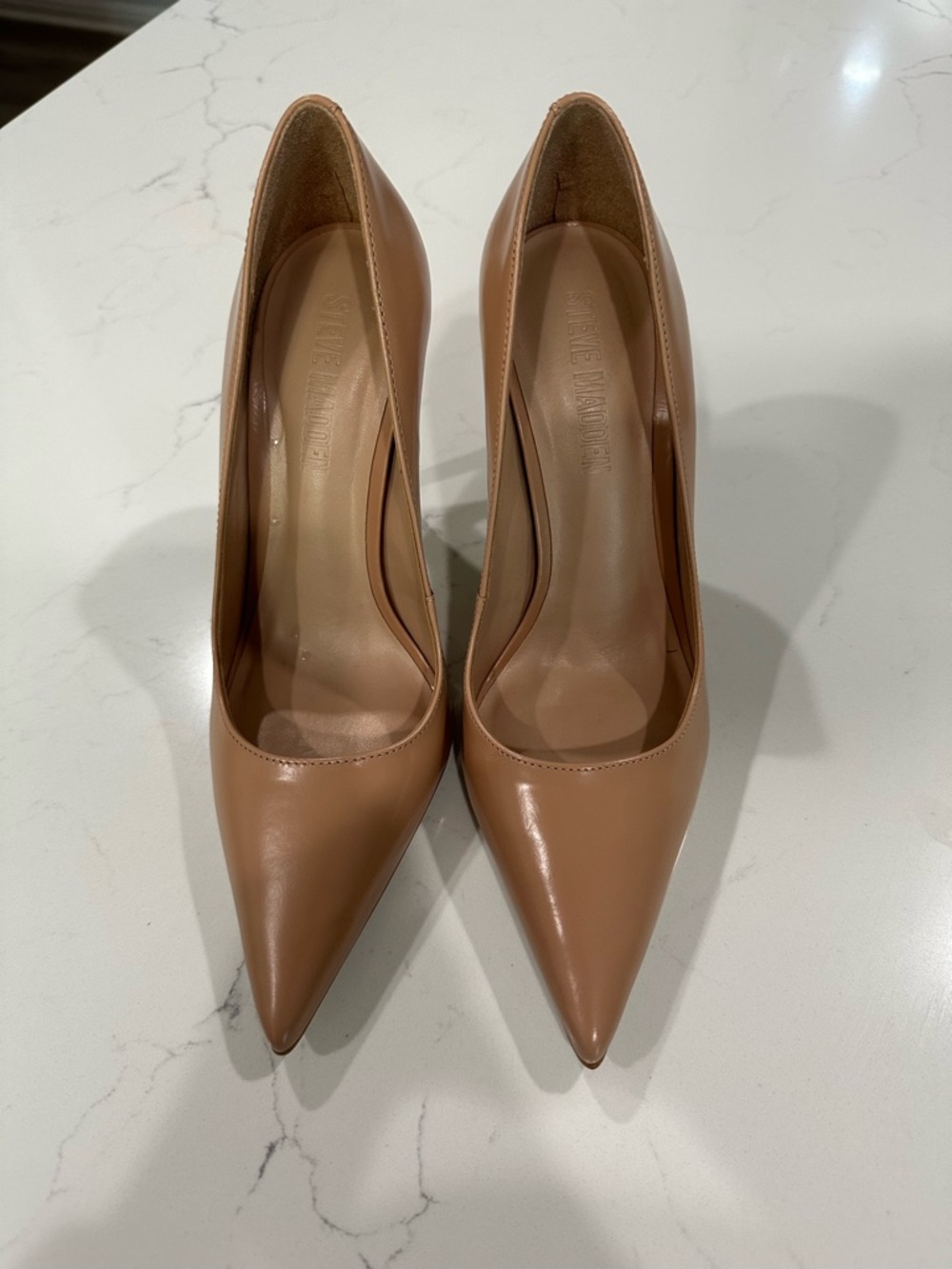 Steve Madden Noir Pump - Picture 2 of 4